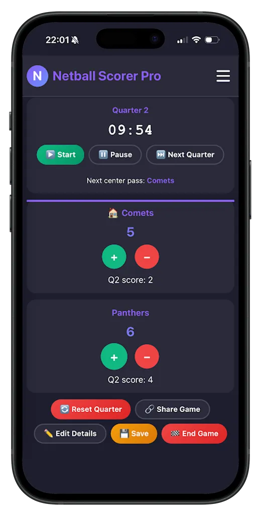 Live scoring screen showing quarter timer, score buttons, and match controls for Comets vs Panthers